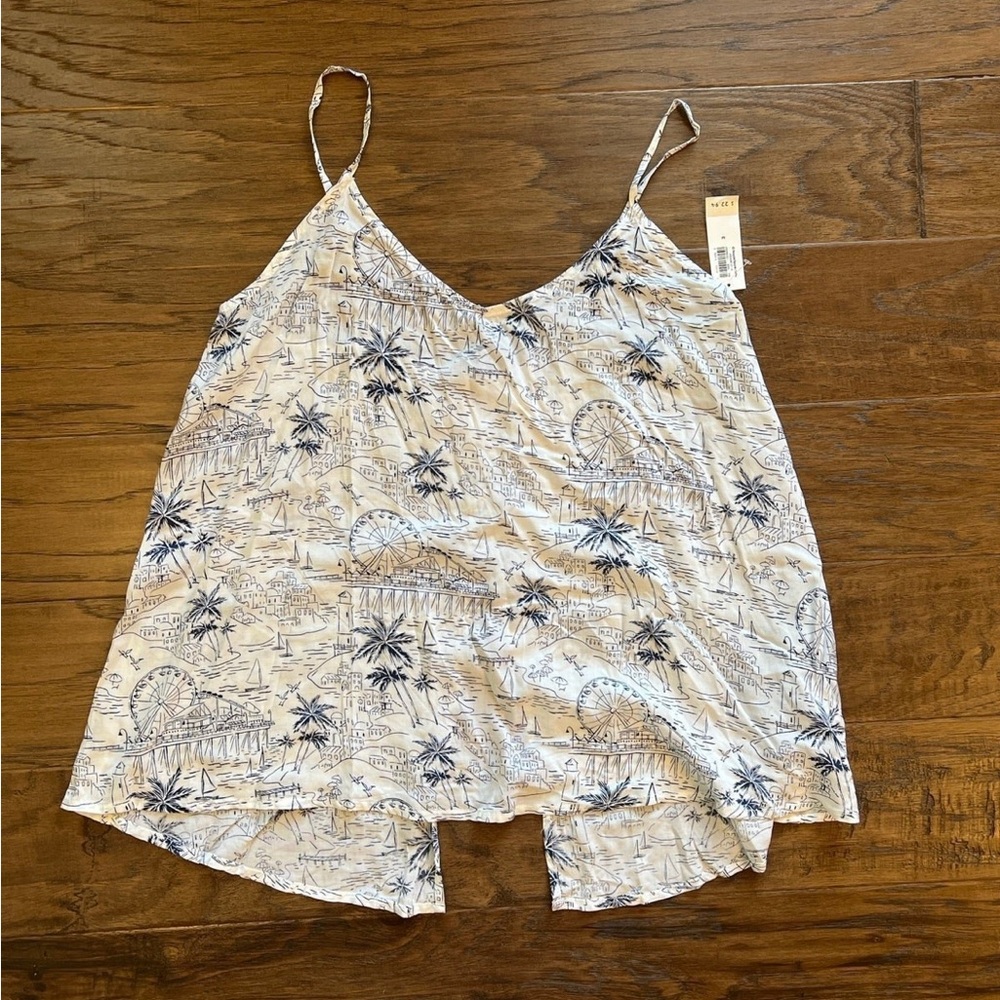 NWT Old Navy White and Blue Scenic Print Top
